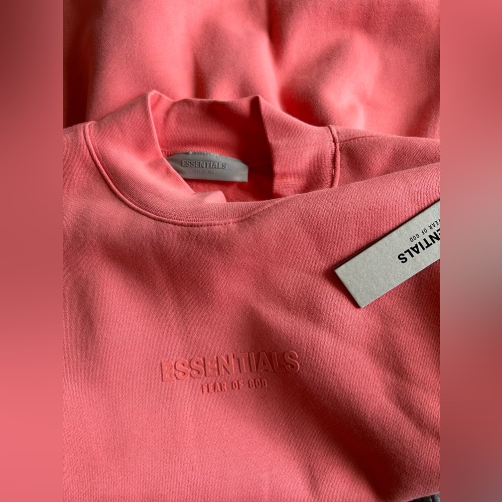 fear of god ESSENTIALS men’s relaxed crewneck sweatshirt coral pink NWT